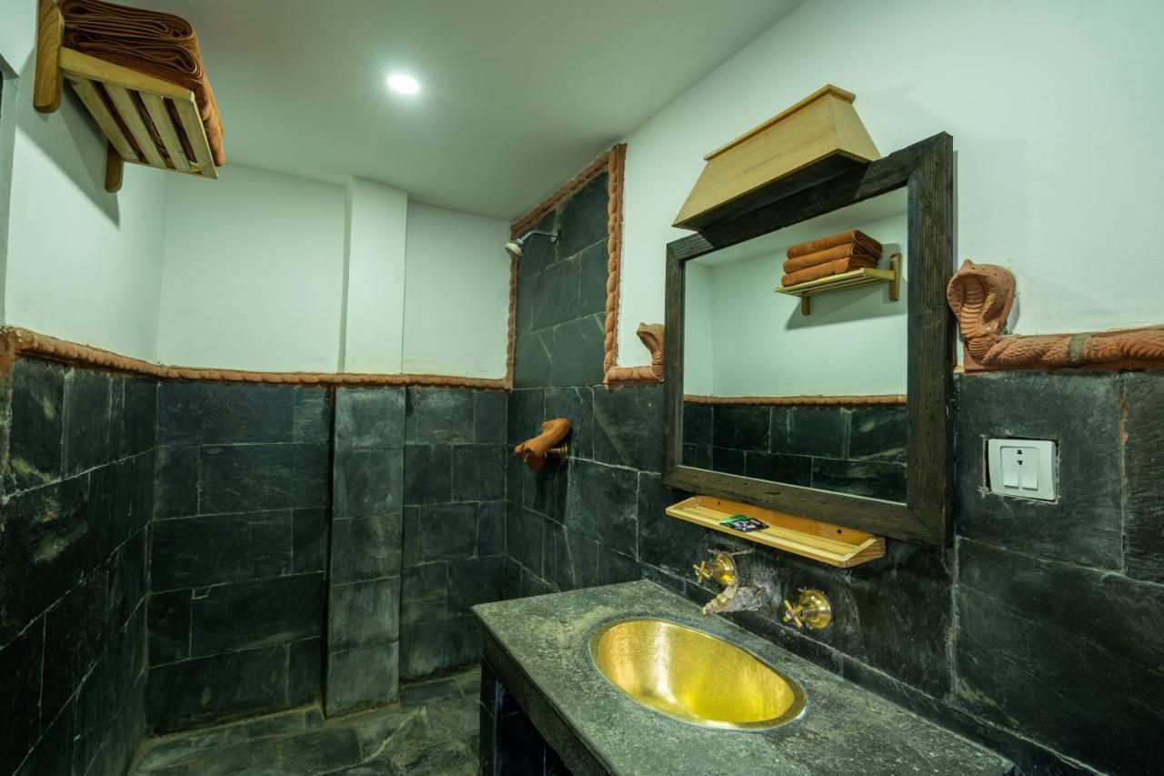 Hotel Ganesh Himal Kathmandu Buitenkant foto