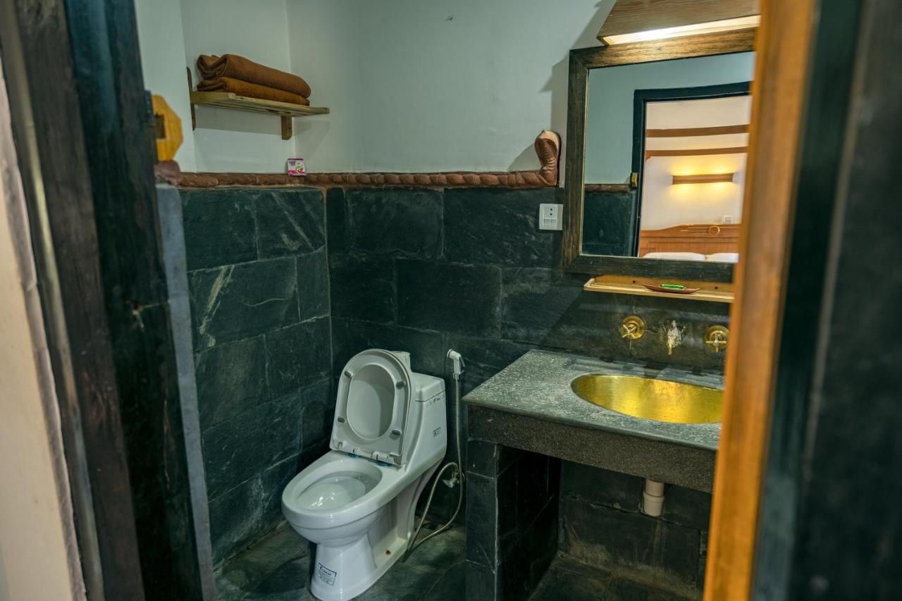 Hotel Ganesh Himal Kathmandu Buitenkant foto