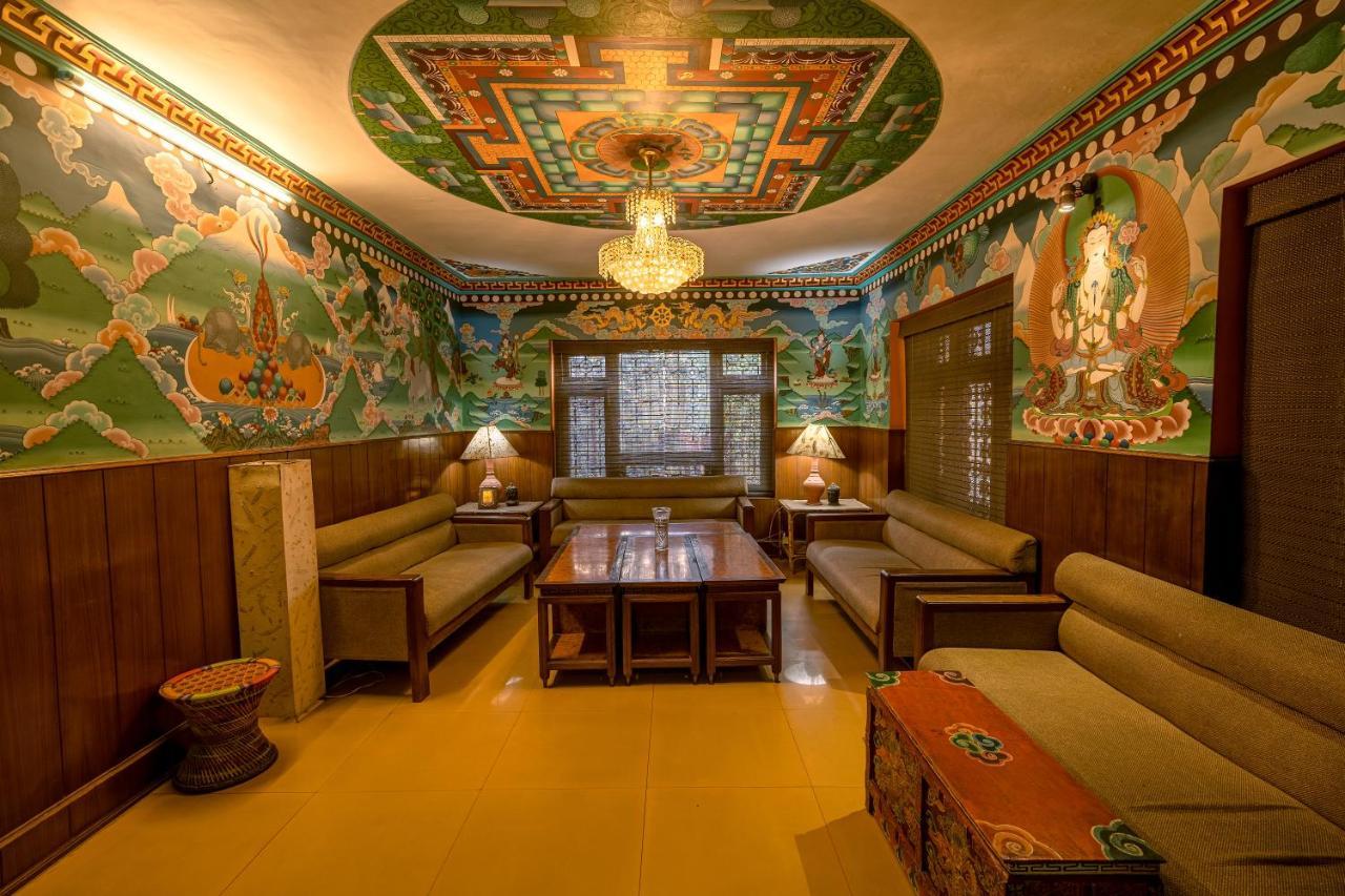 Hotel Ganesh Himal Kathmandu Buitenkant foto
