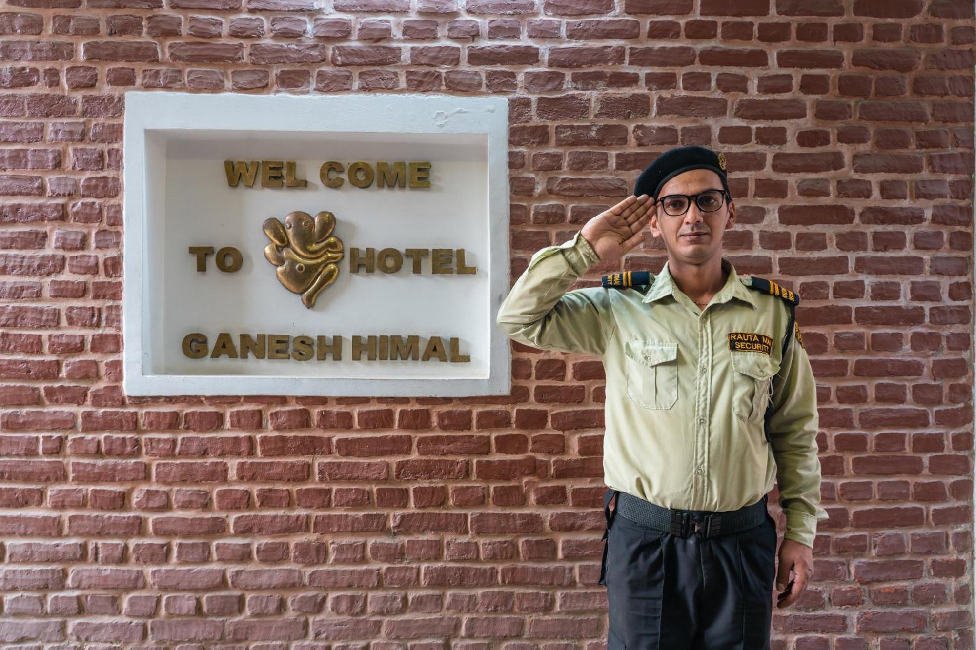 Hotel Ganesh Himal Kathmandu Buitenkant foto