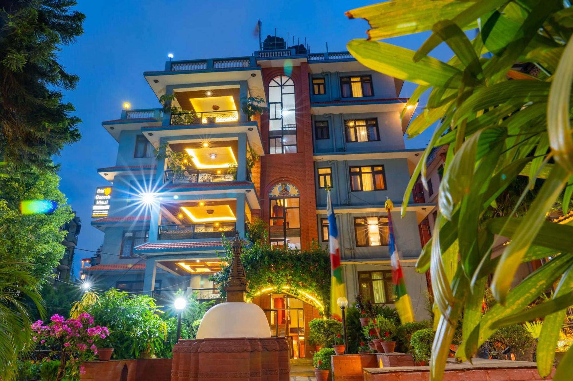 Hotel Ganesh Himal Kathmandu Buitenkant foto