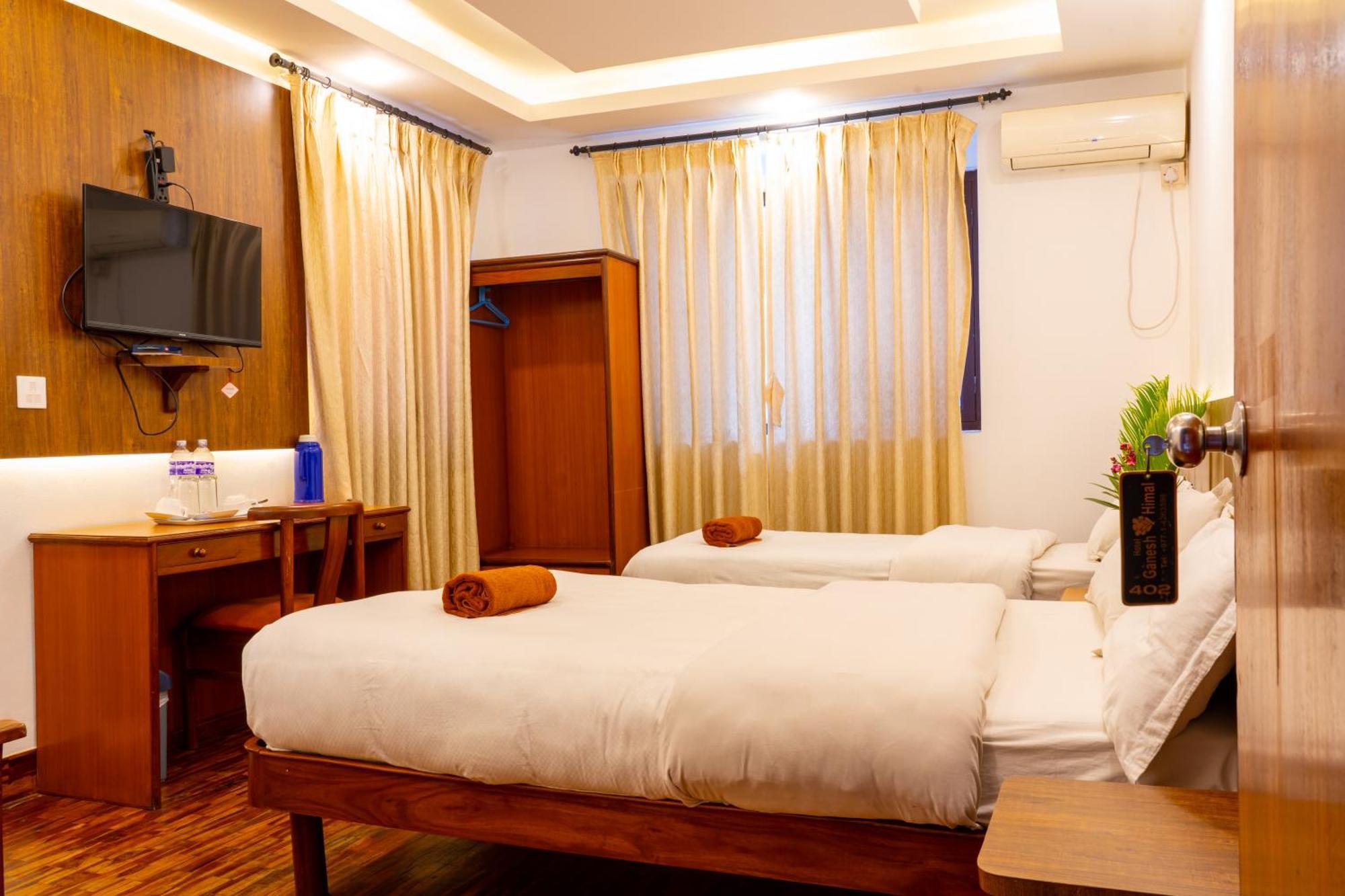 Hotel Ganesh Himal Kathmandu Buitenkant foto