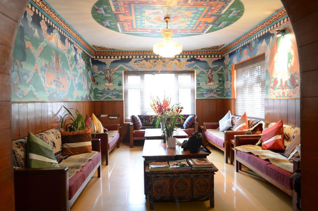 Hotel Ganesh Himal Kathmandu Buitenkant foto