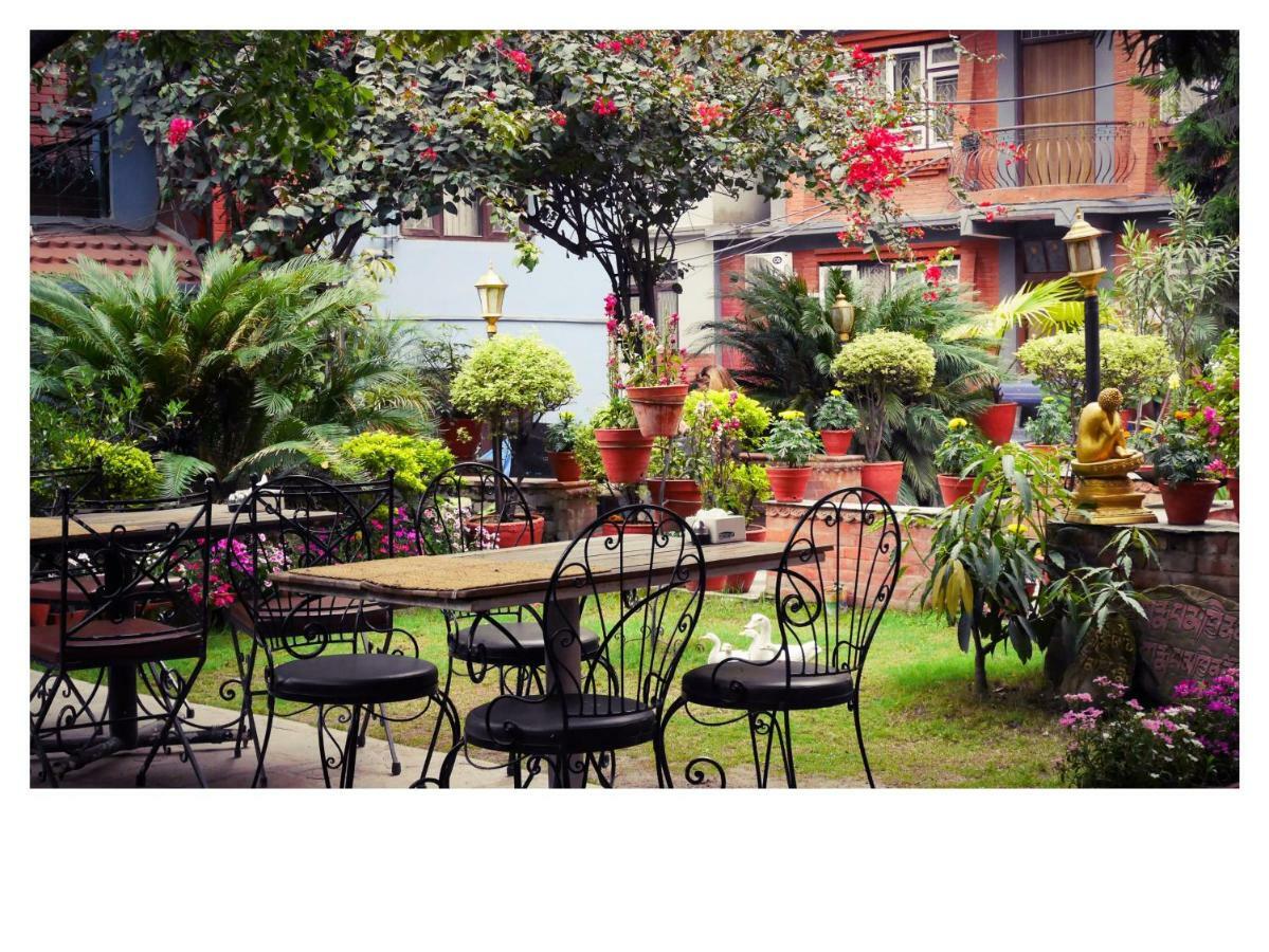 Hotel Ganesh Himal Kathmandu Buitenkant foto