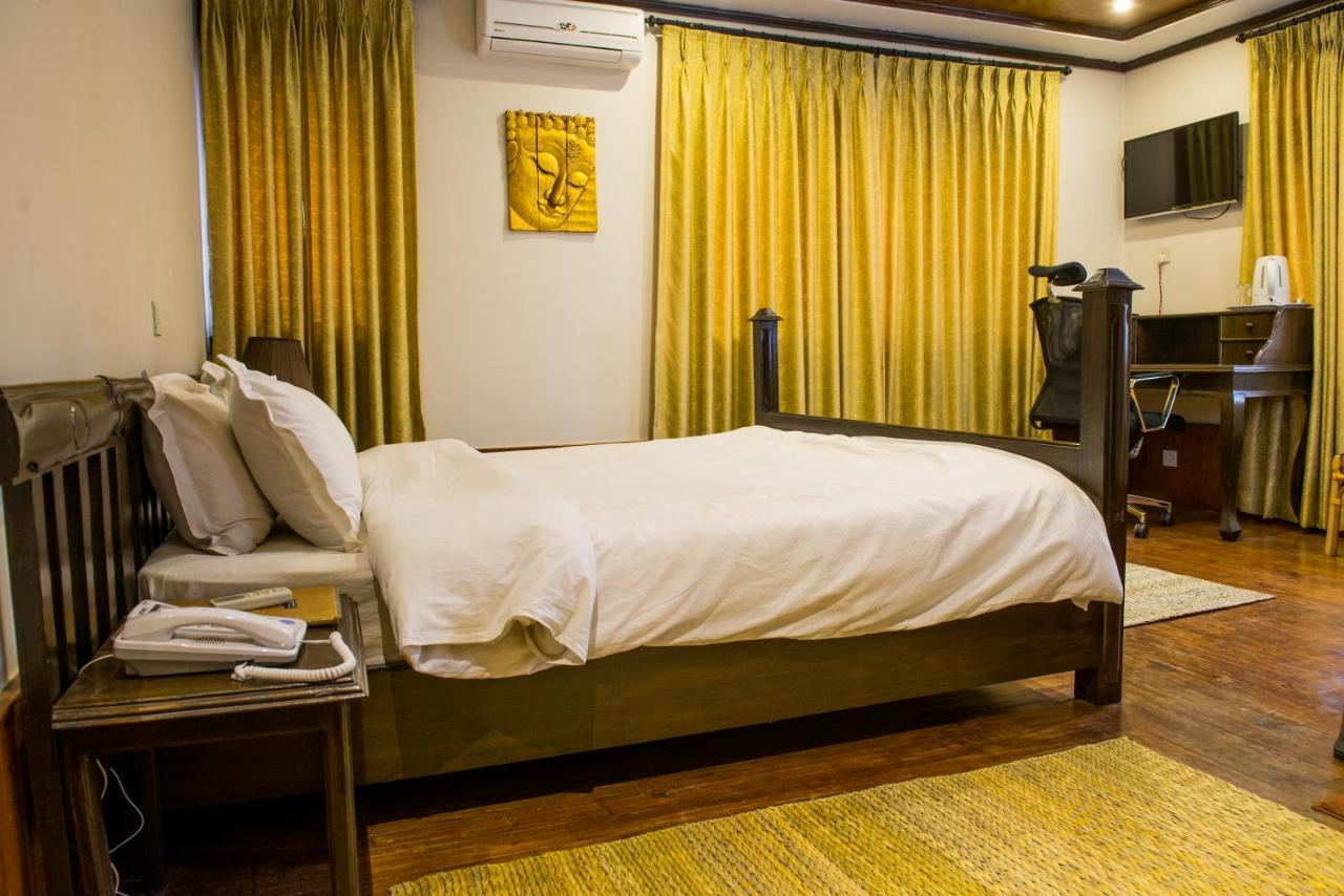 Hotel Ganesh Himal Kathmandu Buitenkant foto